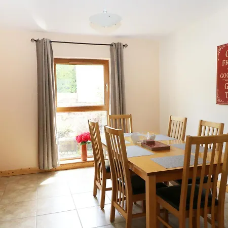23 Mountain View * Glengarriff